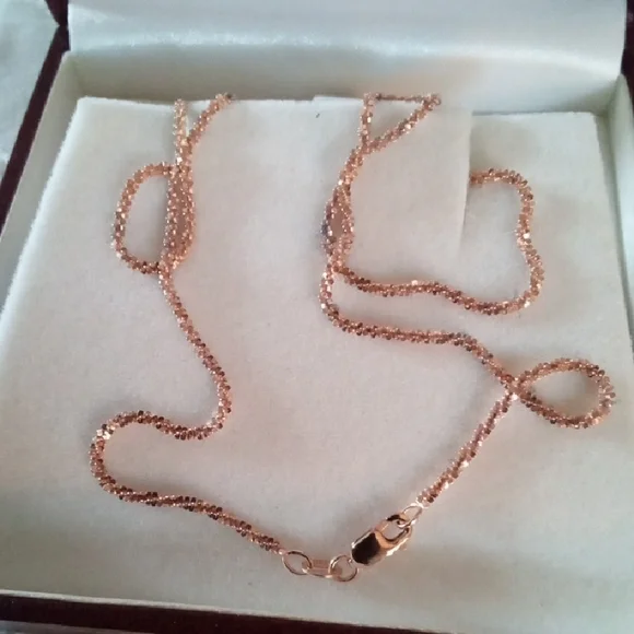 Elegant 14kt.Rose Gold Necklace - Picture 1 of 4